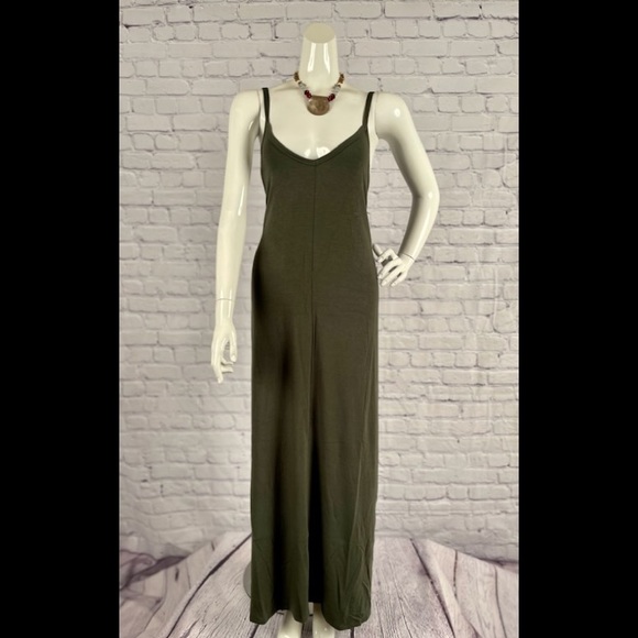 BN Zenana Premium Plus Size Olive Green V-Neck Maxi Dress W/Pockets Various - Picture 4 of 9